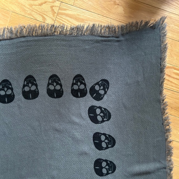 Zara Gray Skull Print Scarf - Picture 7 of 10